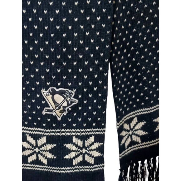 PITTSBURGH PENGUINS NHL HOCKEY Womens Acrylic Scarf Forty Seven Brand Black Gold - Picture 2 of 6